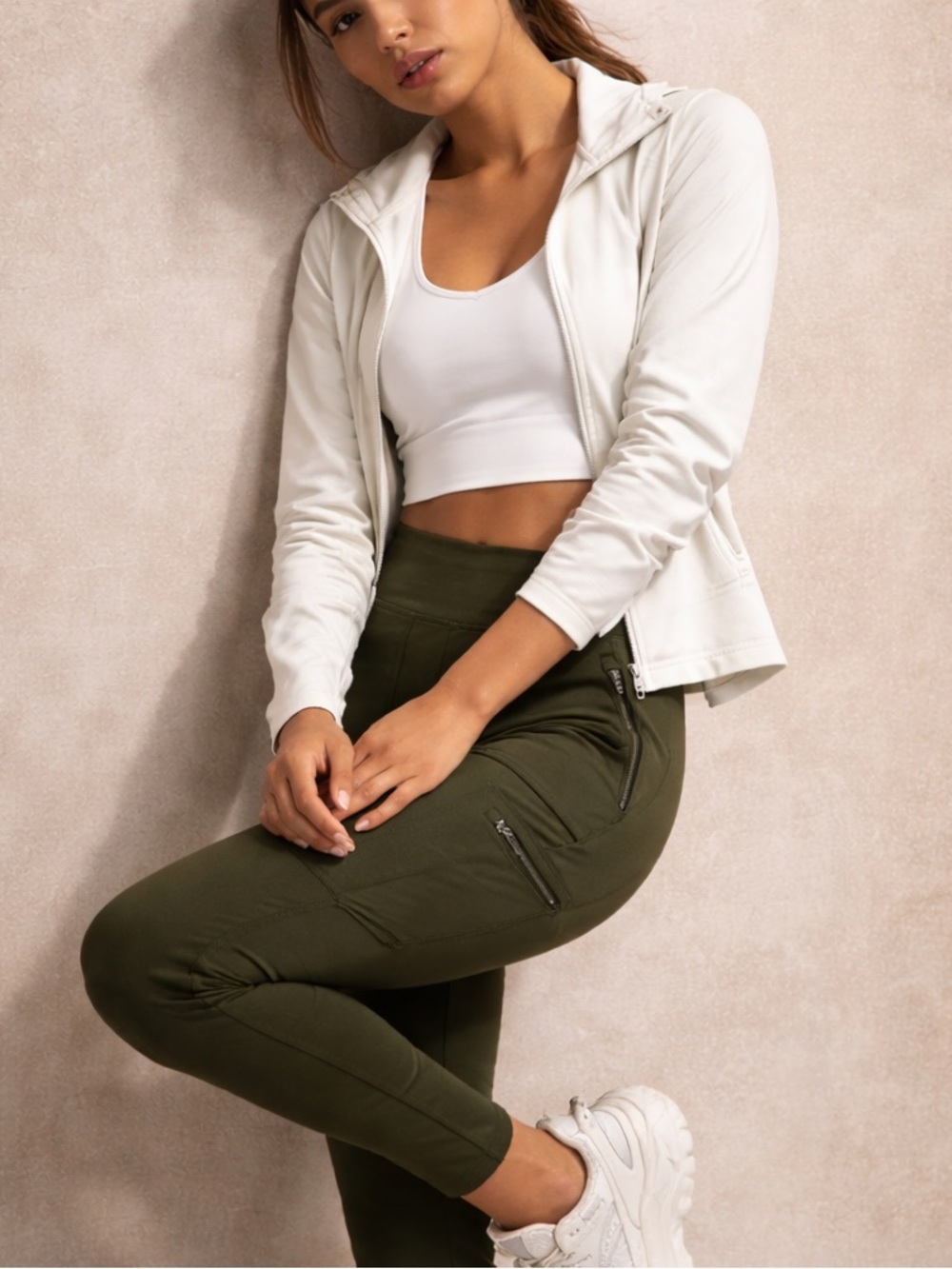 Athleta Dark Green Trek Cargo Pants | Zip Pocket Travel Hiking Performance Pants